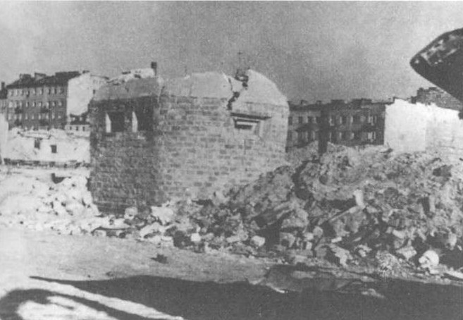 Schron Warszawa 1944.jpg