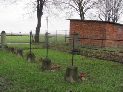 Bogucice - cmentarz wojenny (2).jpg