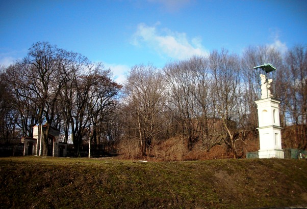 Stary Cmentarz PodgĂłrski, Fort Benedykt, kapliczka Boga Ojca.jpg