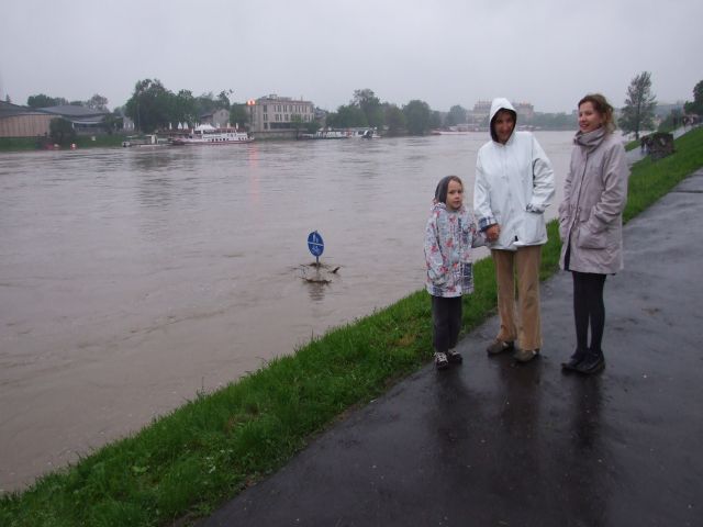 PrzystaĂą pod Wawelem wczoraj.jpg