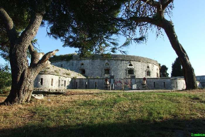 Fort BOURGUIGNON 02.jpg