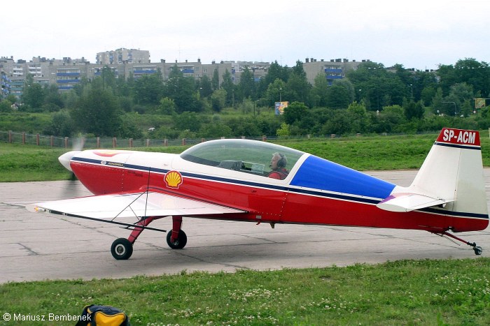 Extra 300, I MaÂłopolski Piknik Lotniczy, 2004