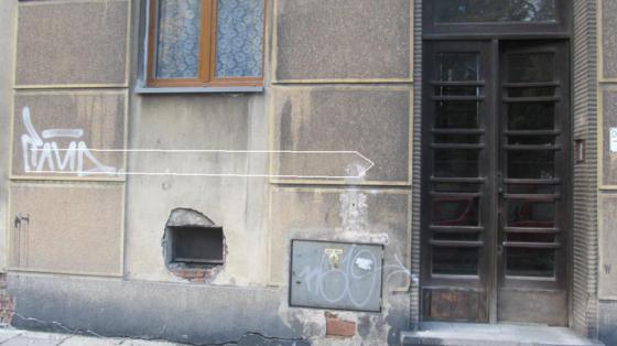 KrakĂłw - ul. Iwona OdrowÂąÂża 50 (2).JPG