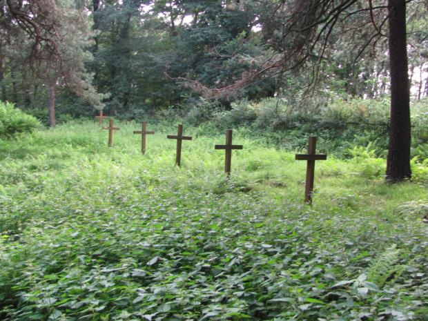 ZadroÂże - cmentarz (4).JPG