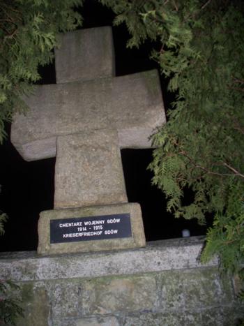 Cmentarz wojenny nocÂą (7).JPG